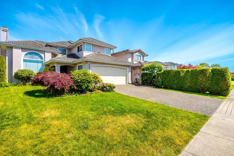 12100 CAMERON DRIVE - photo 1 of 40