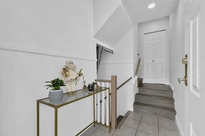27 6518 121 STREET - photo 2 of 33