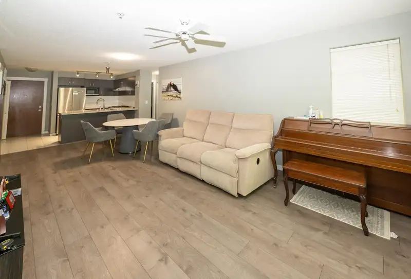 233 9288 ODLIN ROAD - photo 2 of 26