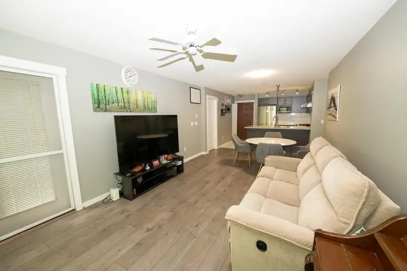 233 9288 ODLIN ROAD - photo 3 of 26