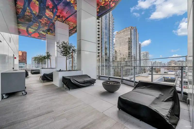 2104 885 CAMBIE STREET - photo 3 of 31
