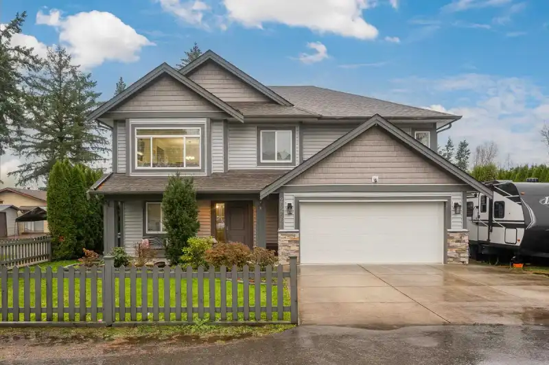 2 20256 98A AVENUE - photo 1 of 39
