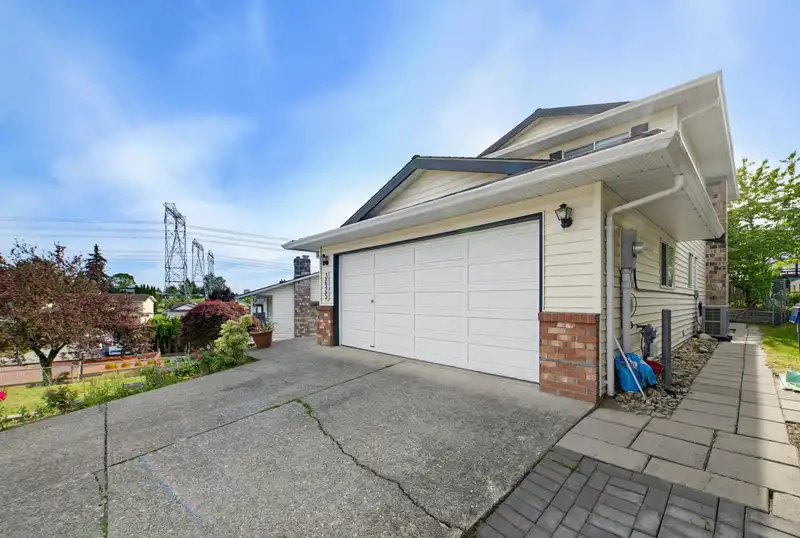 3625 NOOTKA STREET - photo 3 of 40
