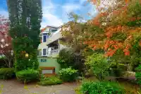 203 7600 FRANCIS ROAD - thumbnail 1