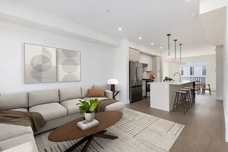 90 20650 78 AVENUE - photo 2 of 5