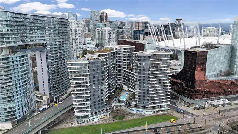 1609 68 SMITHE STREET - photo 3 of 19