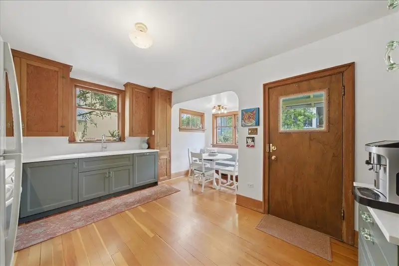 2076 TURNER STREET - photo 4 of 25
