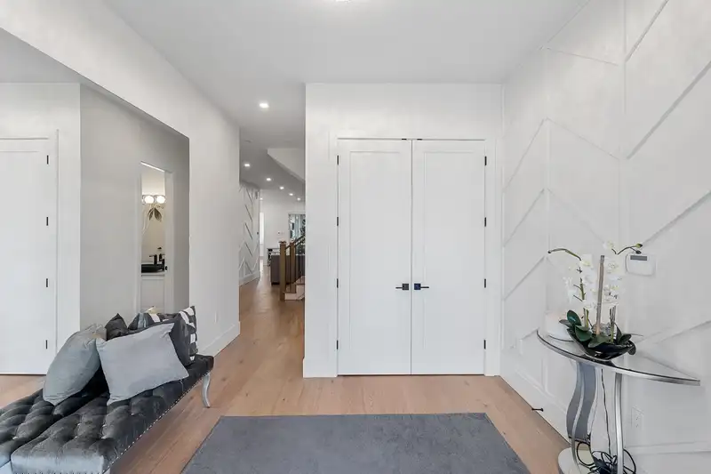 15890 ROPER AVENUE - photo 4 of 37