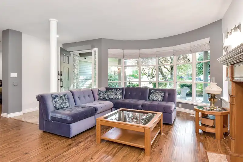 20485 93A AVENUE - photo 4 of 40