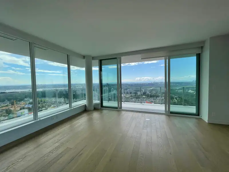 4604 567 CLARKE ROAD - photo 1 of 35