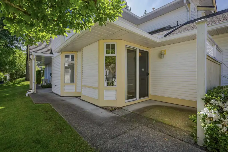 144 8737 212 STREET - photo 4 of 40