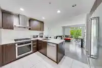 502 6033 GRAY AVENUE - thumbnail 6