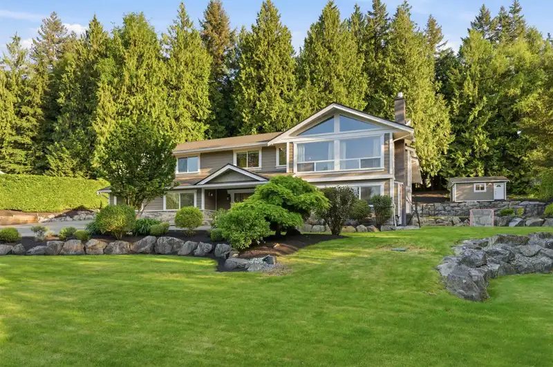 24364 61 AVENUE - photo 3 of 40