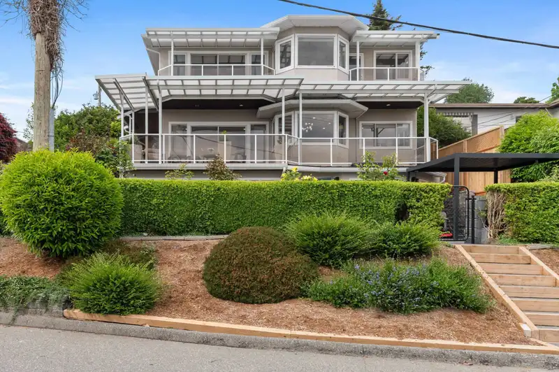 14357 SUNSET DRIVE - photo 3 of 40