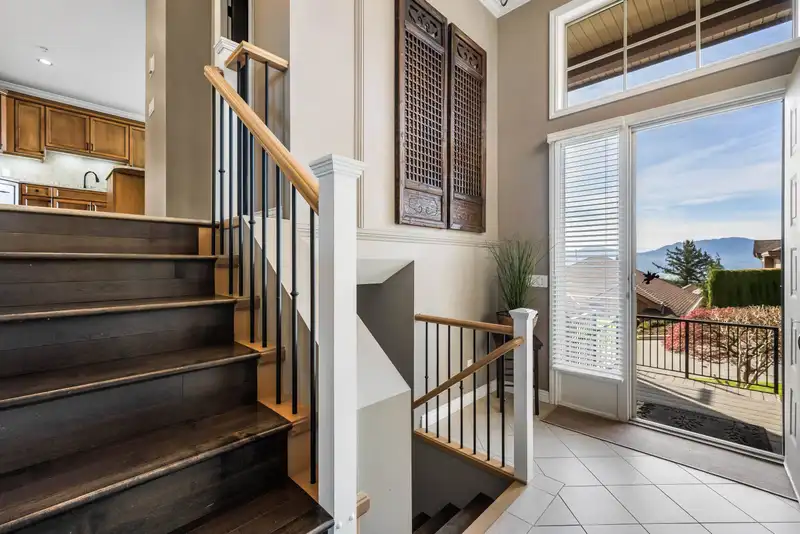 11 35931 EMPRESS DRIVE - photo 3 of 40
