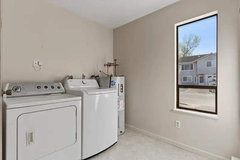 8547 MCCUTCHEON AVENUE - photo 4 of 29