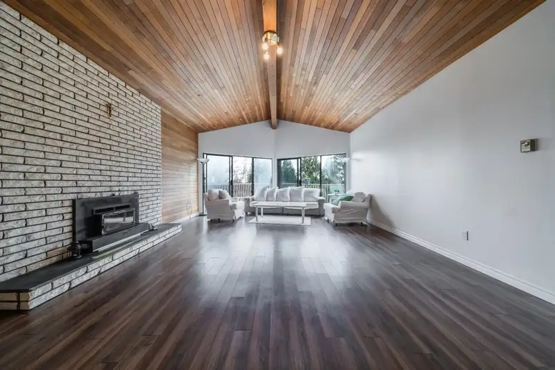 3540 BAYCREST AVENUE - photo 3 of 37