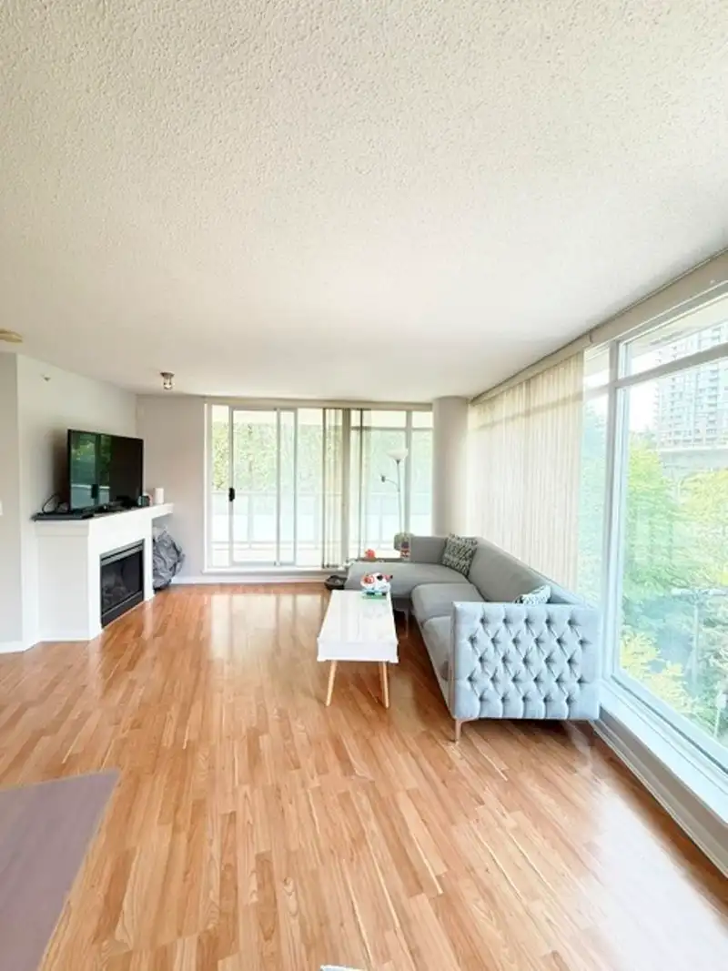502 2133 DOUGLAS ROAD - photo 3 of 23