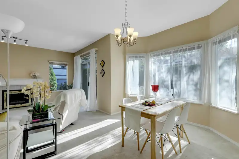 106 13895 102 AVENUE - photo 3 of 22