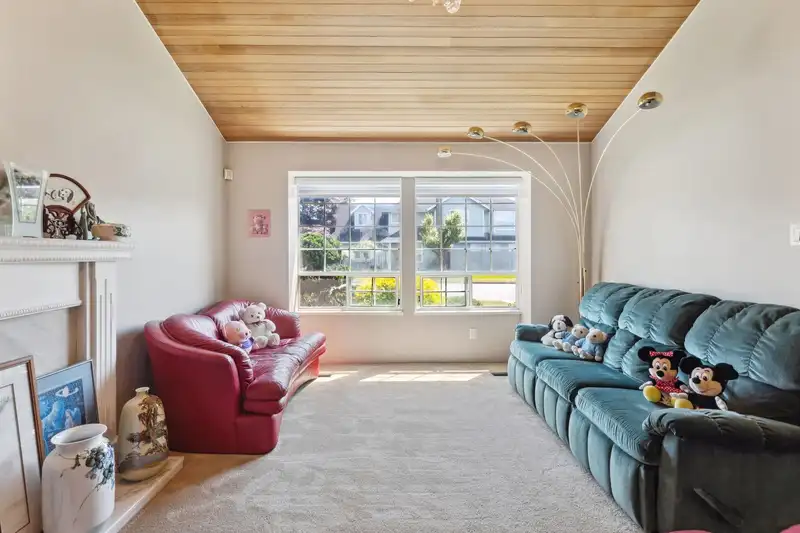 12371 GREENLAND DRIVE - photo 2 of 31