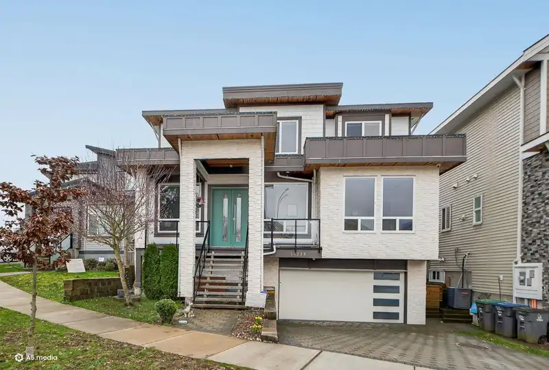 14298 62 AVENUE - photo 2 of 36
