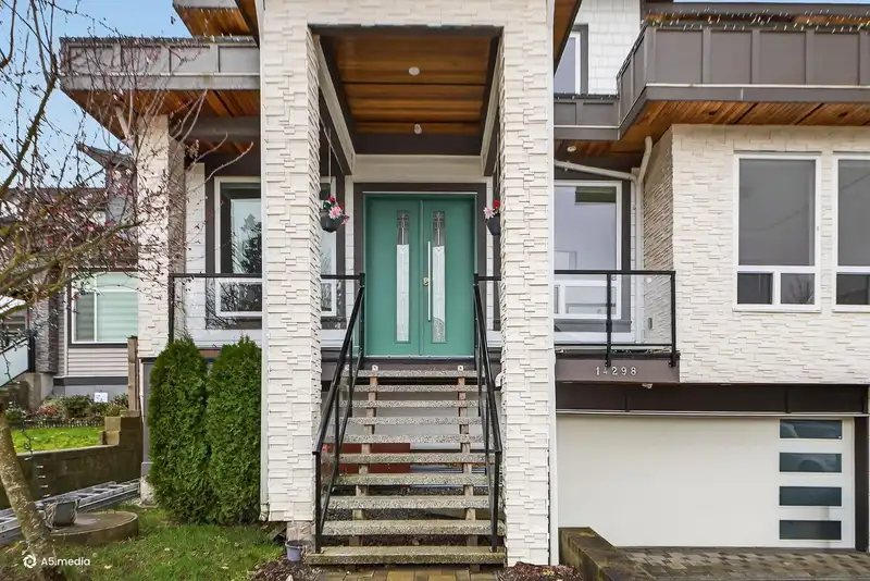 14298 62 AVENUE - photo 3 of 36