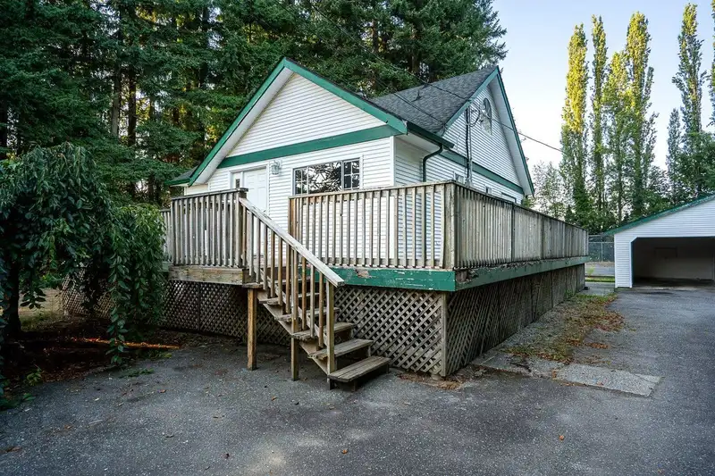23523 47 AVENUE - photo 3 of 40