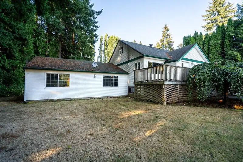23523 47 AVENUE - photo 4 of 40