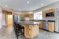 1077 RIVERSIDE DRIVE - thumbnail 7