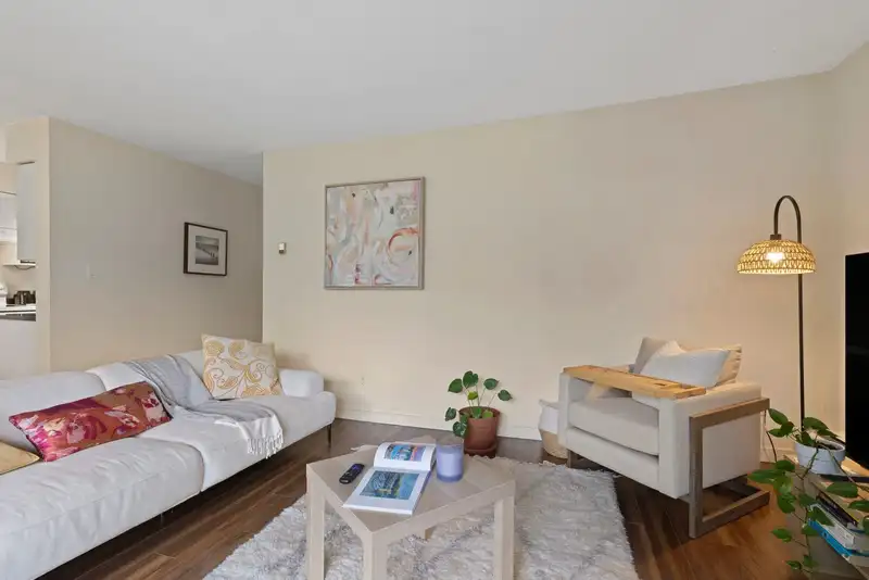 305 175 E 4TH STREET - photo 3 of 14