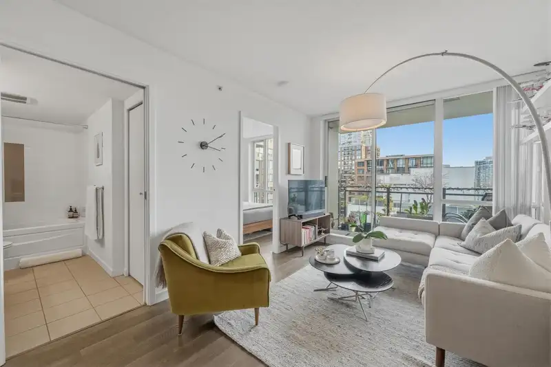1707 1082 SEYMOUR STREET - photo 3 of 29