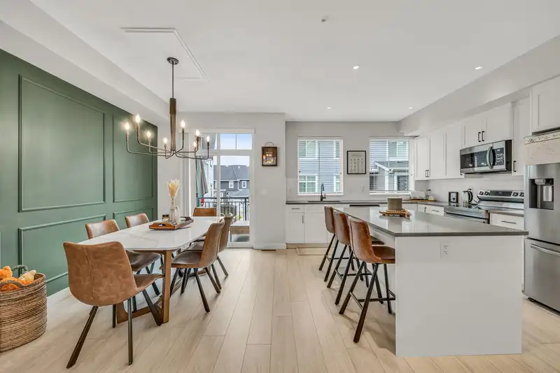 67 20180 84 AVENUE - photo 1 of 34