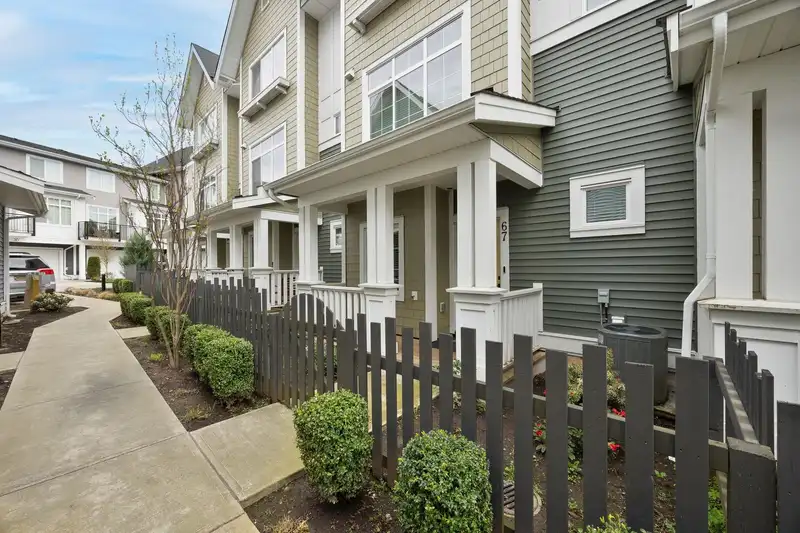 67 20180 84 AVENUE - photo 4 of 34