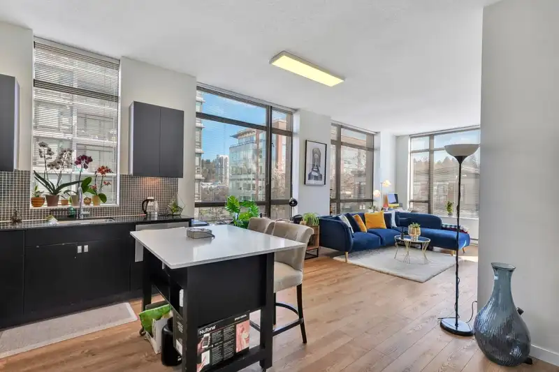 301 121 BREW STREET - photo 1 of 27