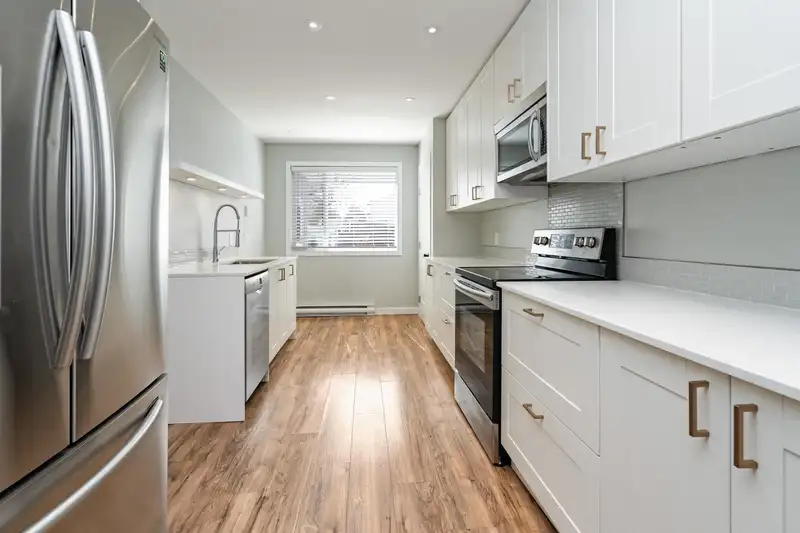182 SPRINGFIELD DRIVE - photo 3 of 30