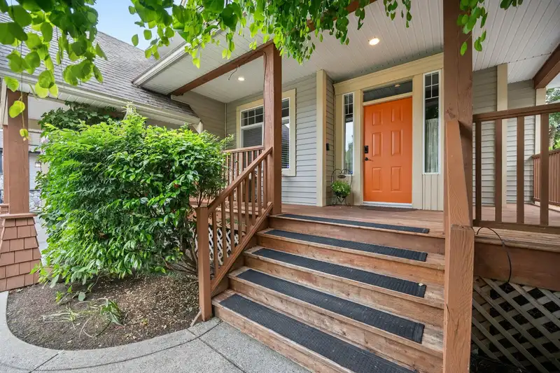 27958 TRESTLE AVENUE - photo 4 of 40