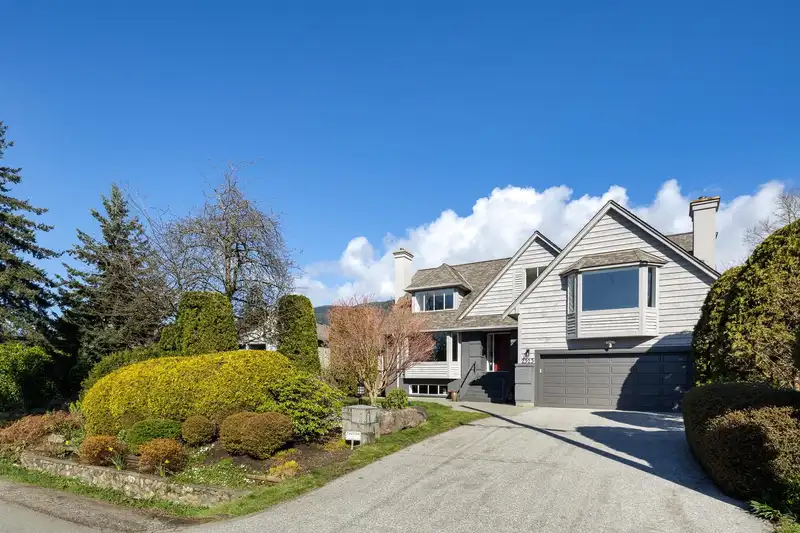 2323 INGLEWOOD AVENUE - photo 1 of 40