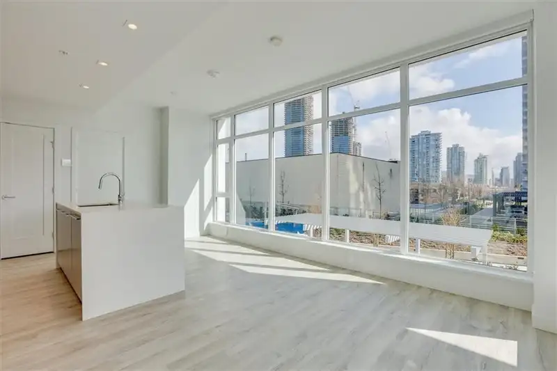 301 2288 ALPHA AVENUE - photo 3 of 24
