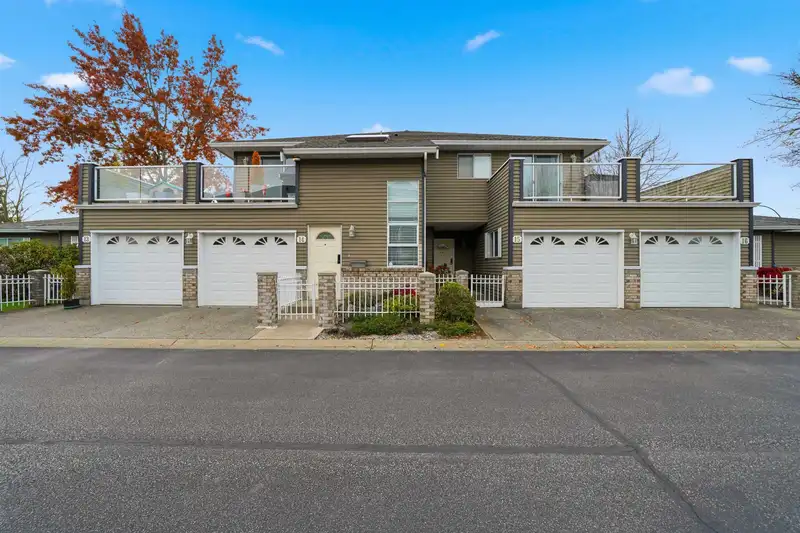 14 6250 48A AVENUE - photo 1 of 31