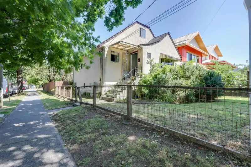 2305 TURNER STREET - photo 3 of 17