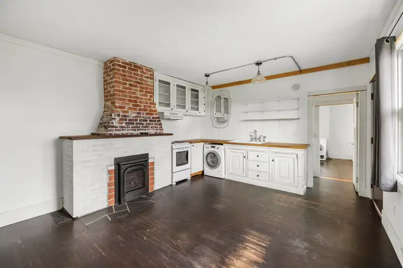 33433 3 AVENUE - photo 3 of 29
