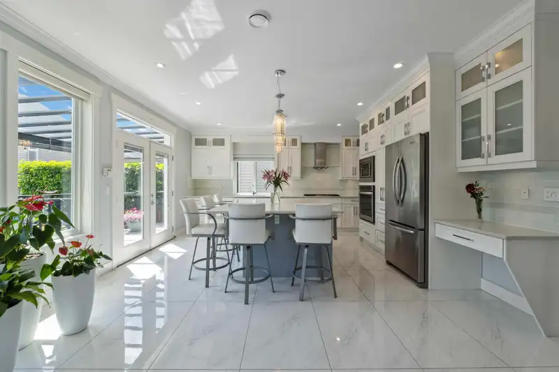 21156 77A AVENUE - photo 3 of 40