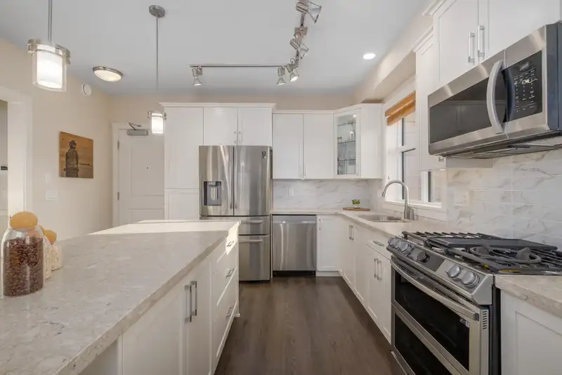 503 20328 86 AVENUE - photo 4 of 39