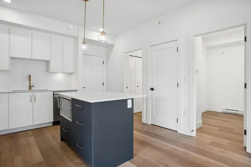 308 20286 72B AVENUE - photo 3 of 23