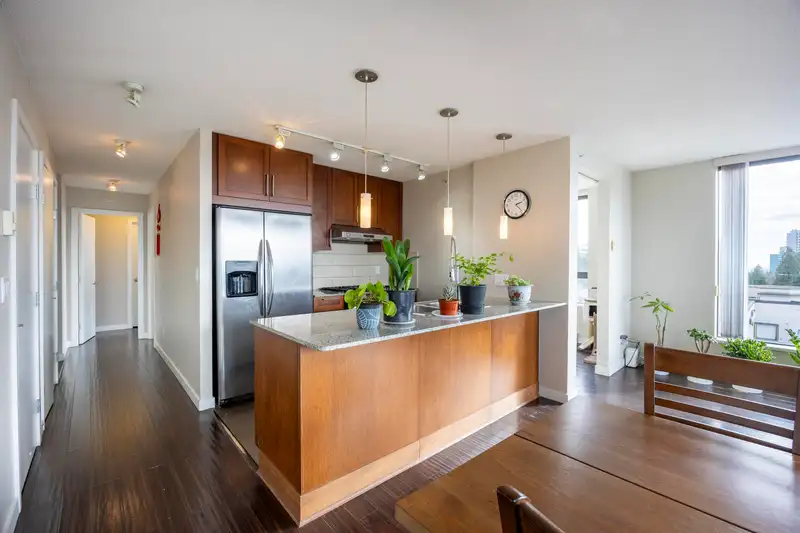 606 7088 SALISBURY AVENUE - photo 1 of 34