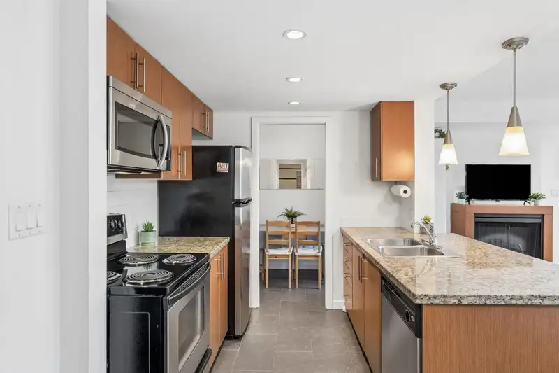 612 618 ABBOTT STREET - photo 4 of 29
