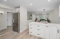 35 3055 TRAFALGAR STREET - thumbnail 11