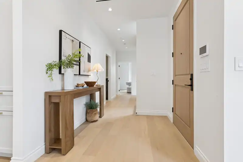 811 MADISON AVENUE - photo 3 of 36