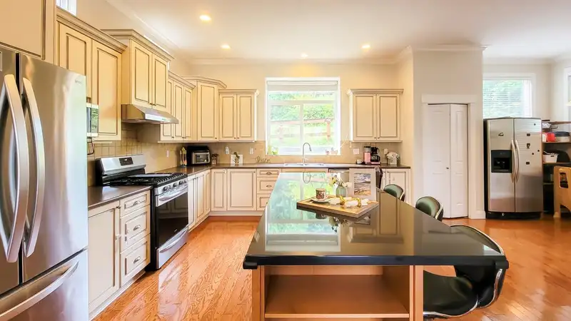 11382 154A STREET - photo 3 of 40