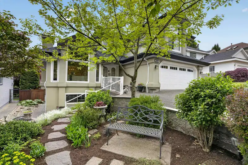 209 RAVINE DRIVE - photo 4 of 40